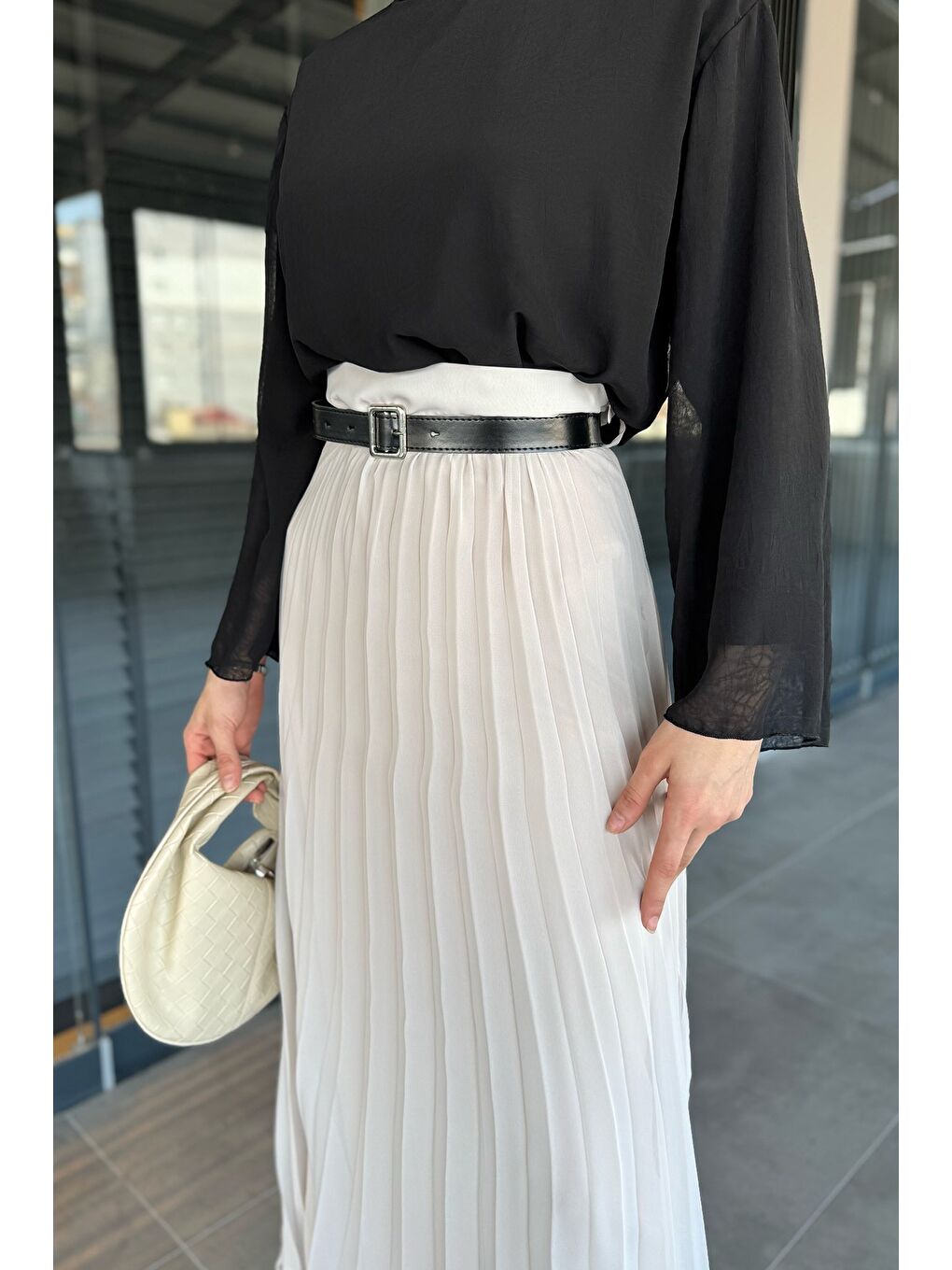 Bej Kemerli Piliseli Tesettür Şifon Etek-4