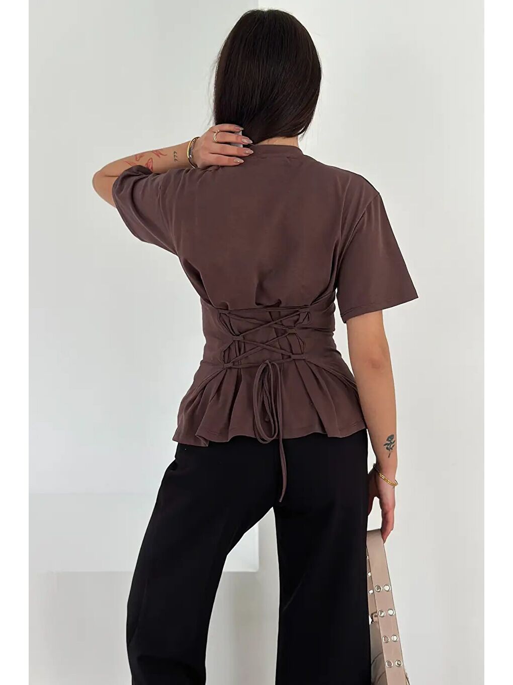 Bağlama Detaylı Kısa Kollu Tişört Kahverengi-2