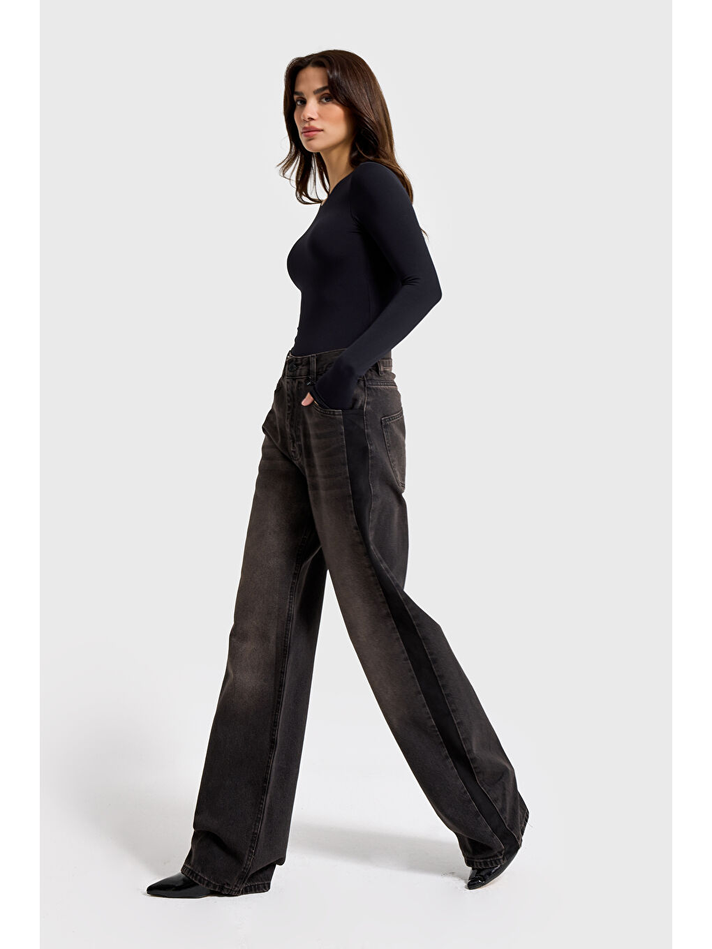 Gri Kadın Füme Renk 2w5-62 Loose Fit Yan Süet Detaylı Özel Tasarım Denim Jean-1