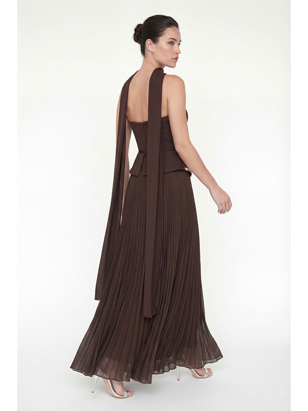 Kadın Kahverengi Dar Kalıp Şal Yaka Piliseli Uzun Abiye Elbise-5