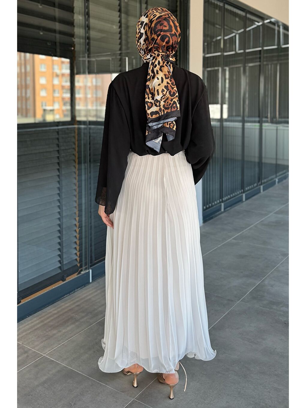 Bej Kemerli Piliseli Tesettür Şifon Etek-7