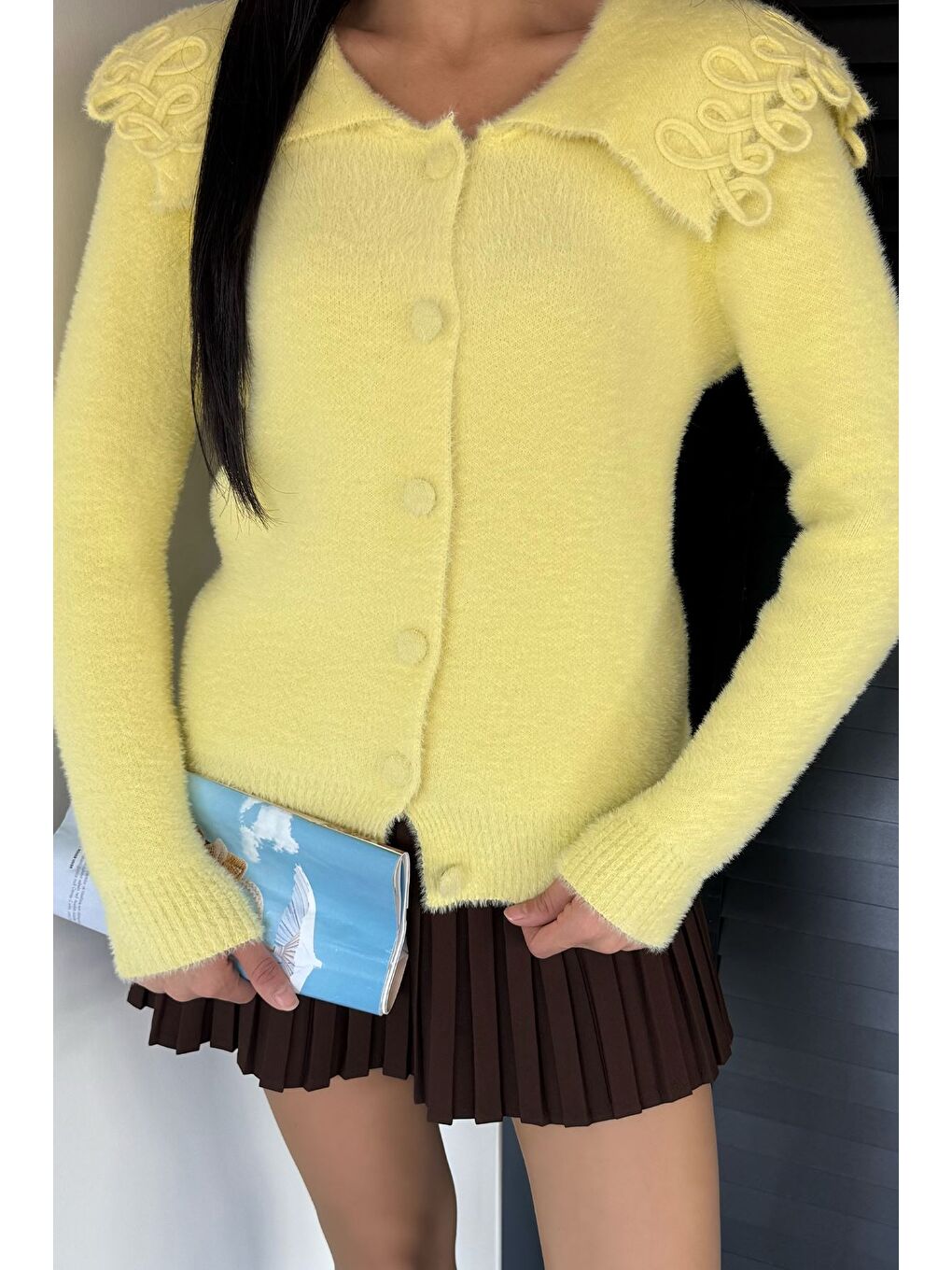 Sarı Kadın Yaka Detaylı Yumoş İplik Triko Ceket-2