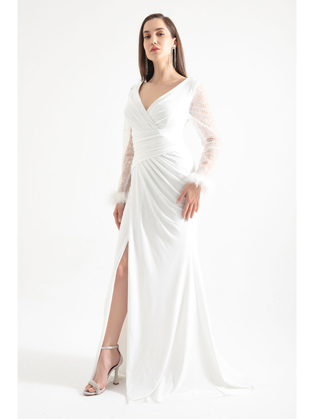 Kadın Beyaz V Yaka Kolları Taşlı Yırtmaçlı Uzun Abiye Elbise-1