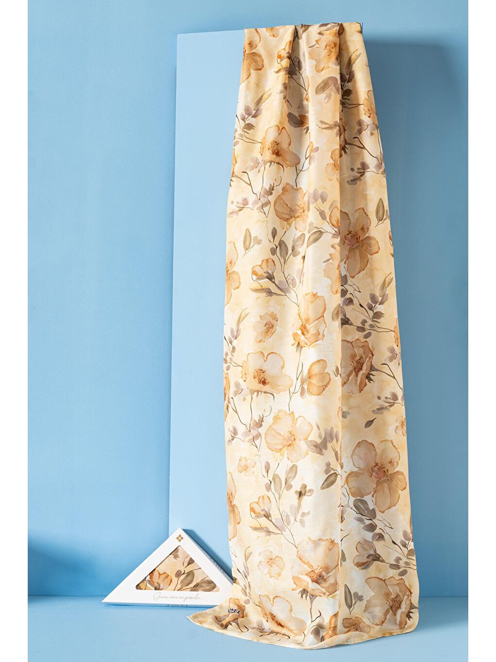 Sarı Kadın Çiçekli Pachira Soft Şal