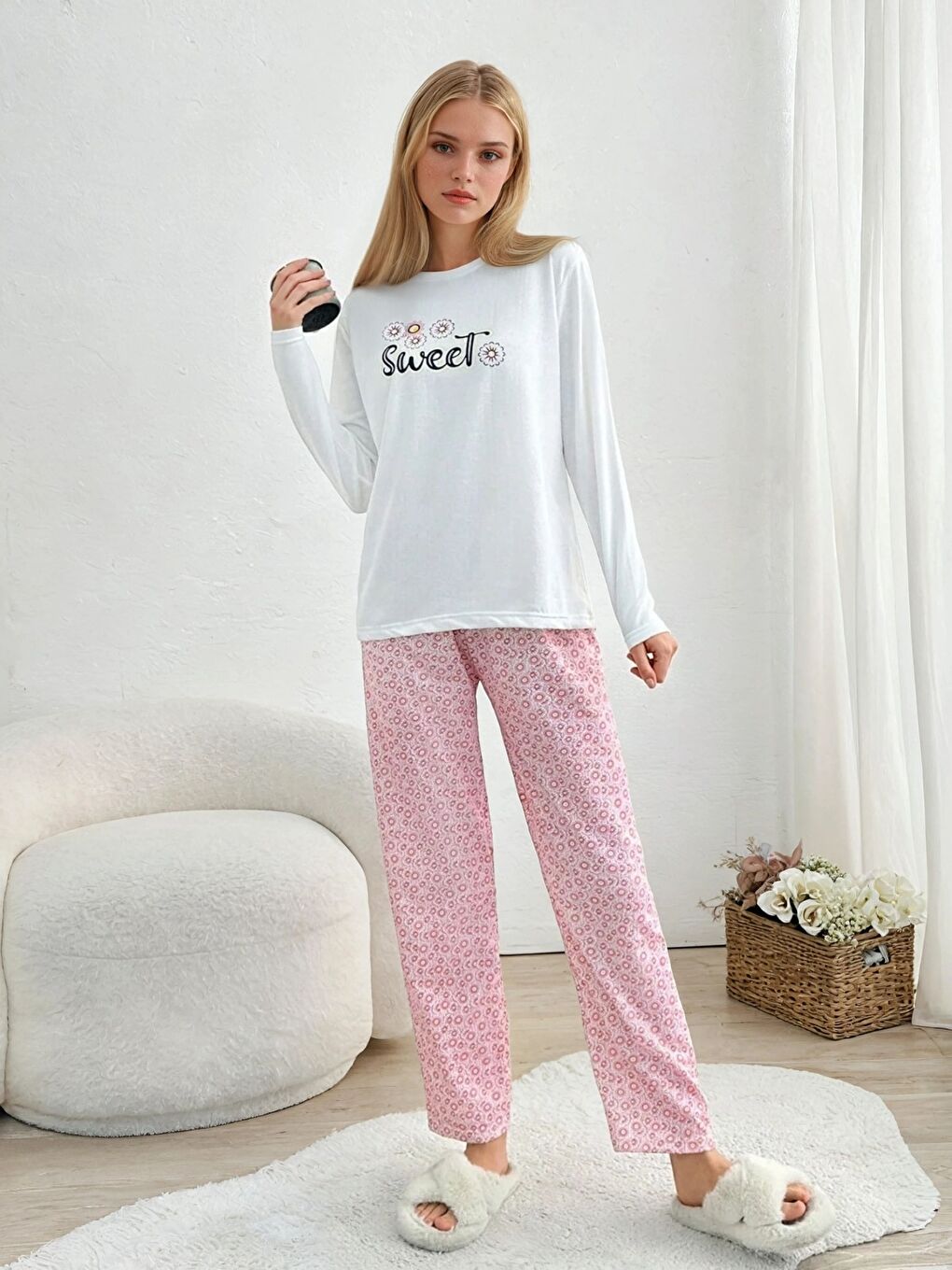 Beyaz Sweet Daisy Çiçek Desenli Kadın Pijama Takımı-1
