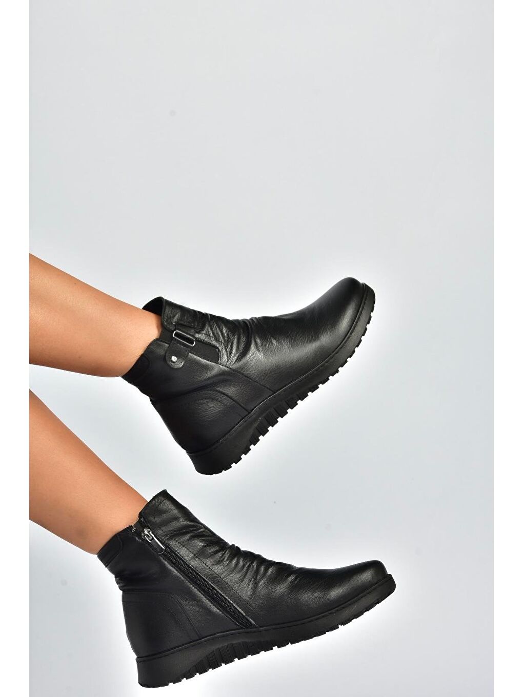 Siyah Kadın Bot V324501703-1