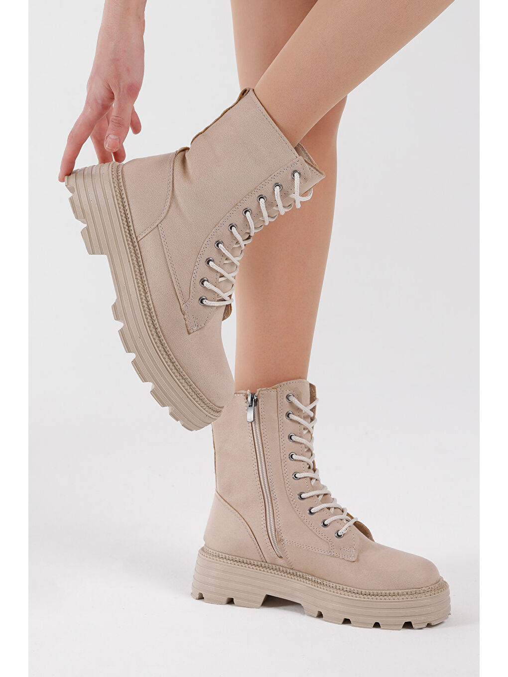 Bej Kadın Krem Süet Poli Taban Rahat Kalıp Bağcıklı Bot-1