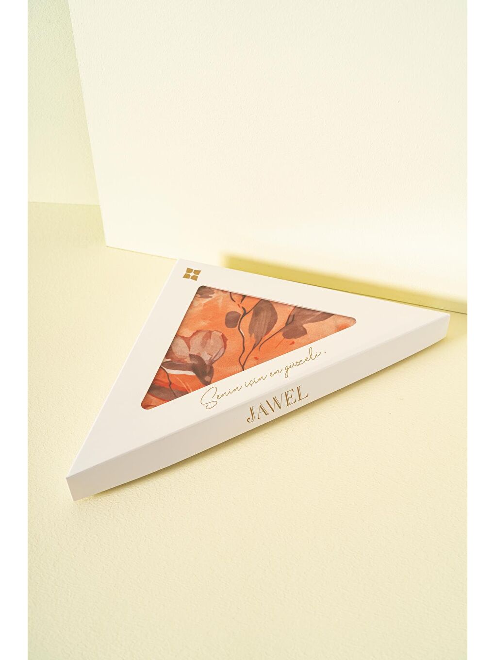 Turuncu Kadın Çiçekli Pachira Soft Şal-1