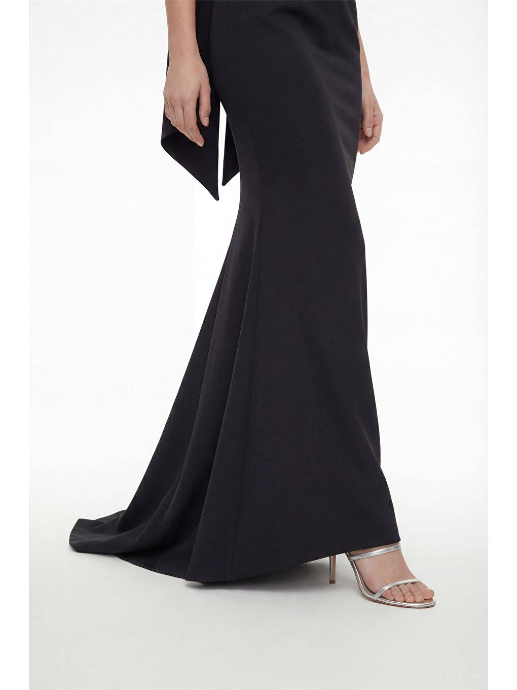 Kadın Siyah Straplez Yaka Taşlı Uzun Balık Abiye Elbise-3