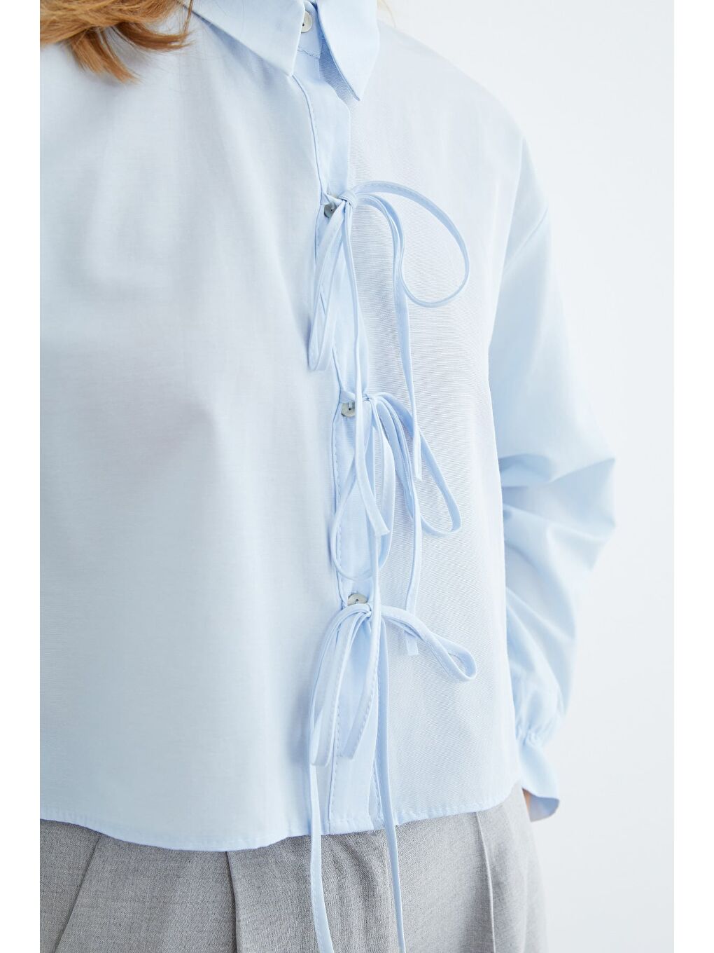 Mavi Önü Bağlamalı Düğmeli Crop Gömlek-4