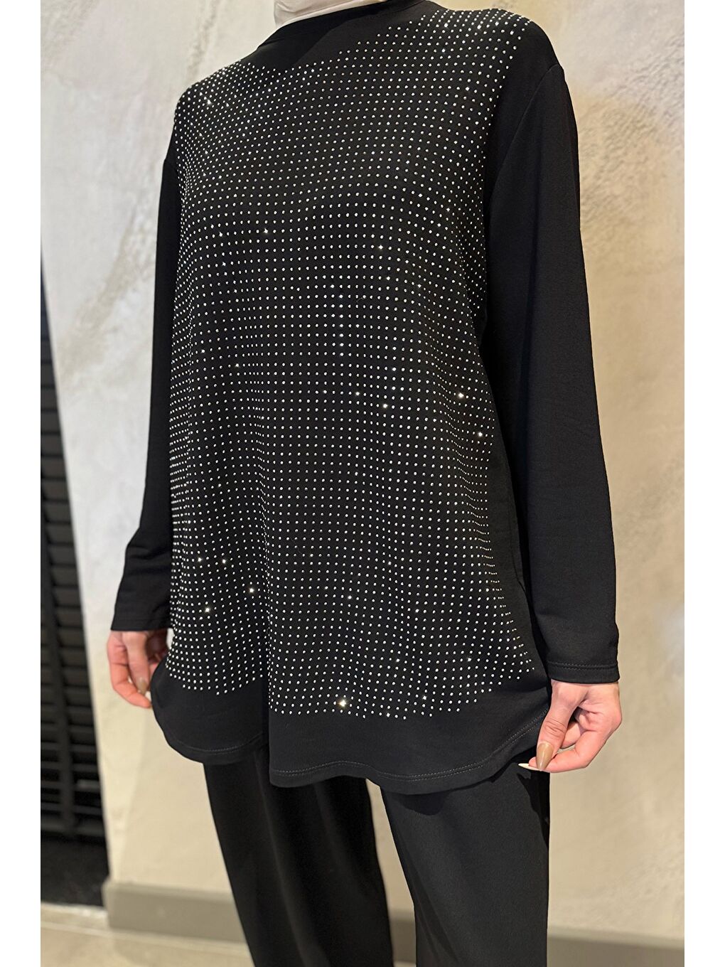 Siyah Taş İşlemeli Bisiklet Yaka Tunik Pantolon Tesettür İkili Takım-4