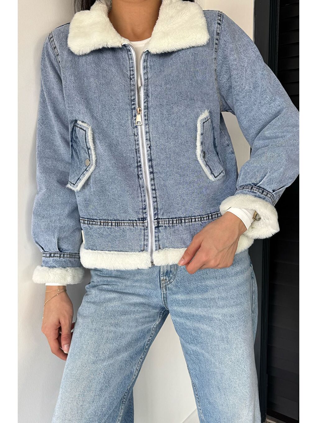 Mavi Kadın Kemer Detaylı Çift Cepli İçi Kürklü Jean Jean Ceket-1