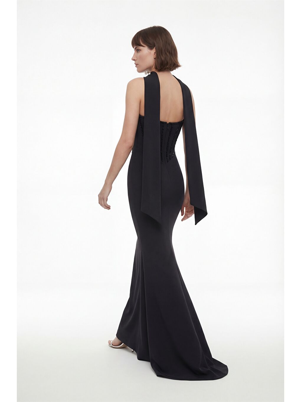 Kadın Siyah Straplez Yaka Taşlı Uzun Balık Abiye Elbise-5