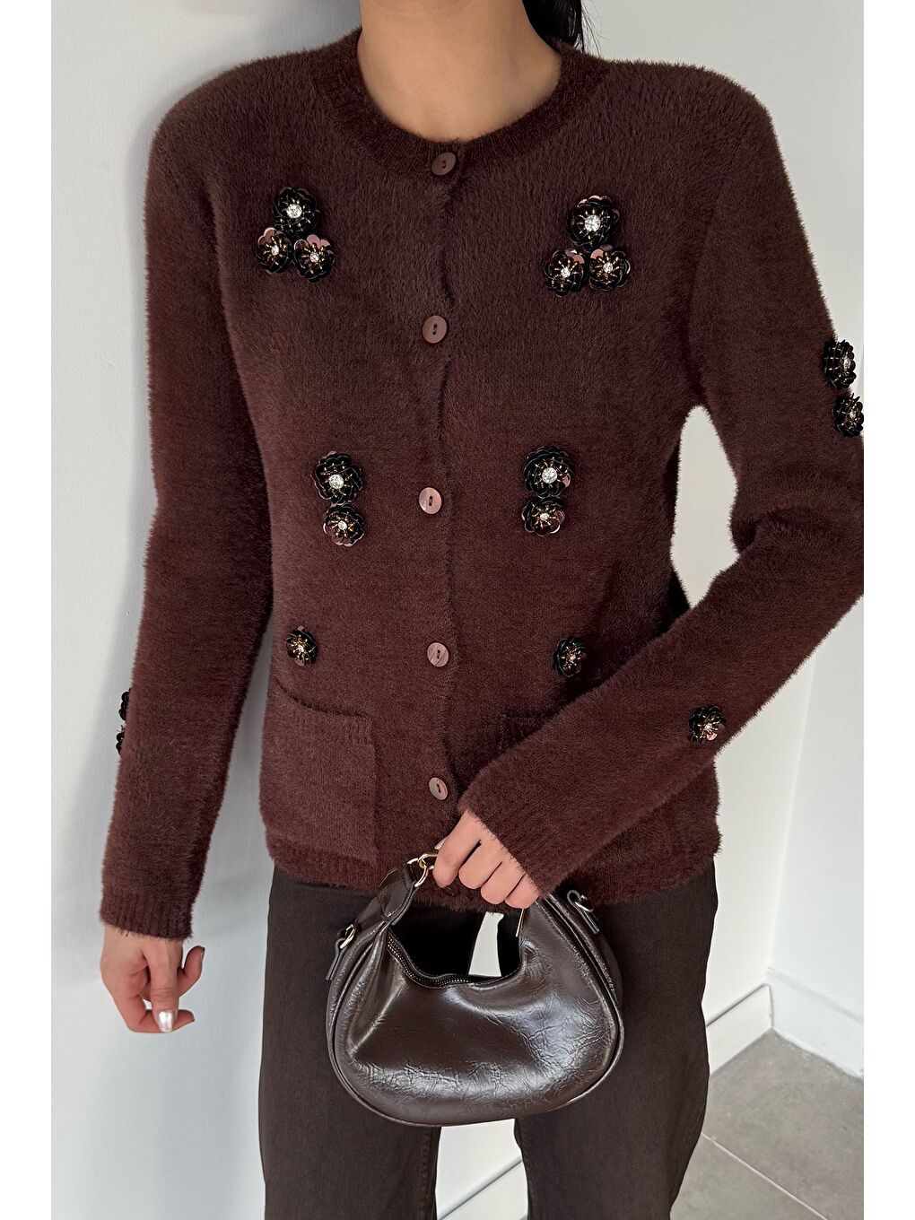 Kahverengi Kadın Pul İşlemeli Yumoş İplik Triko Ceket-1
