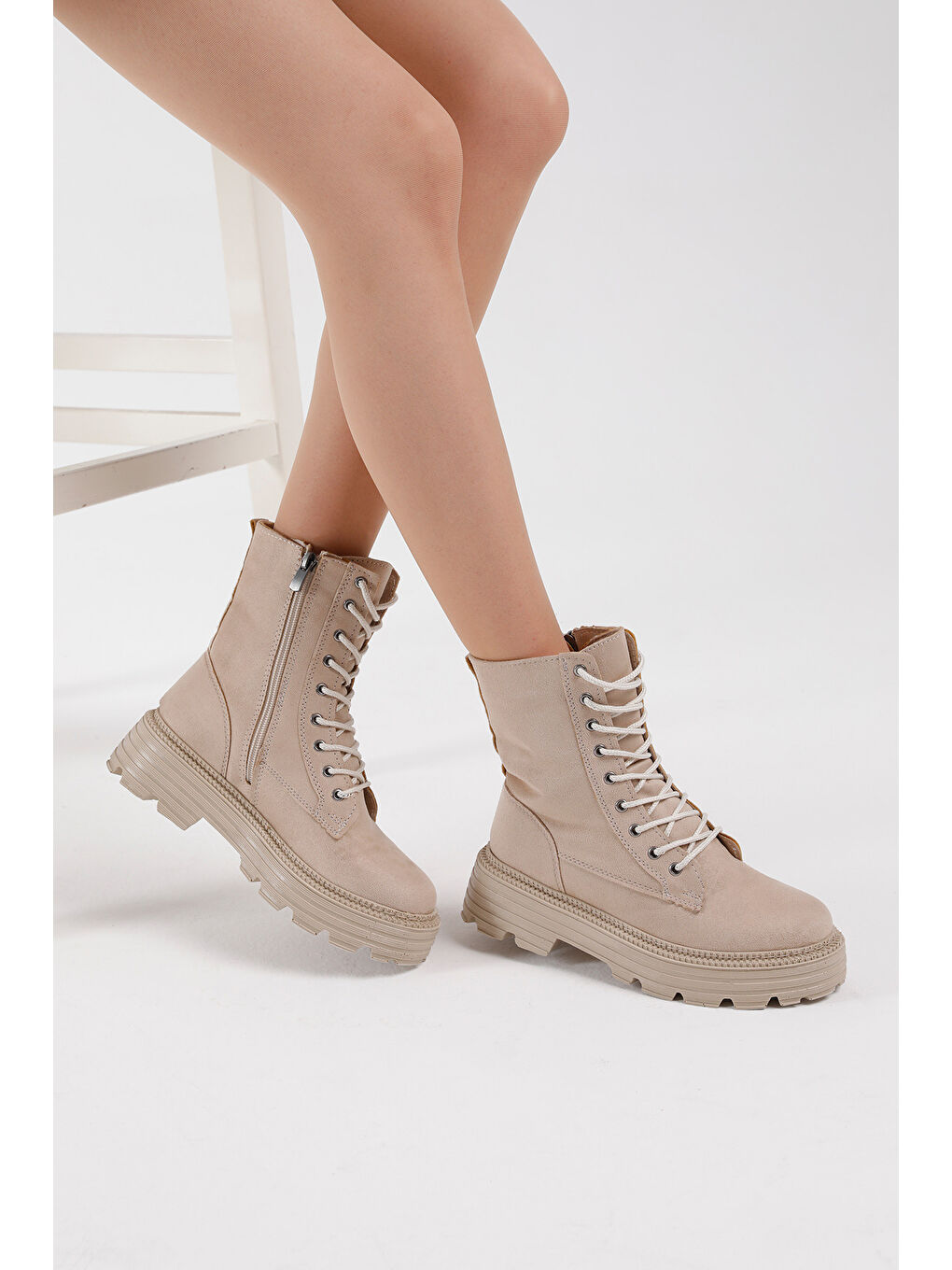 Bej Kadın Krem Süet Poli Taban Rahat Kalıp Bağcıklı Bot-4