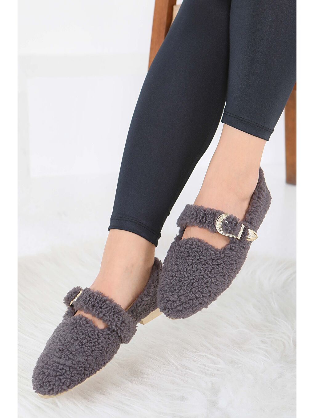 Kadın Antrasit Kemer Detaylı Pelüş Babet - 27910-ANTRASIT-1