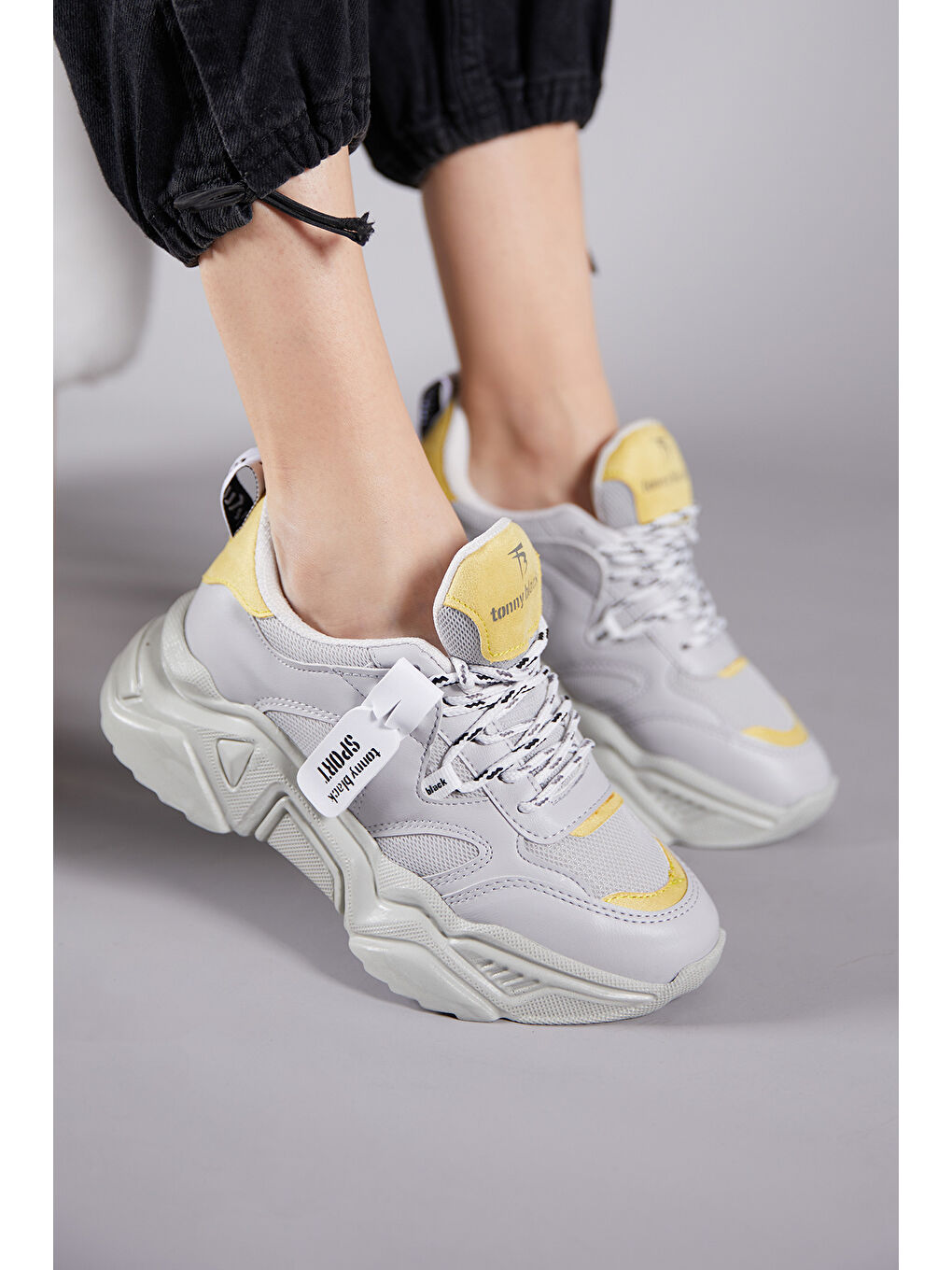 Kadın Gri Rahat Kalıp Yüksek Taban Çift Bağcıklı Spor Ayakkabı-1