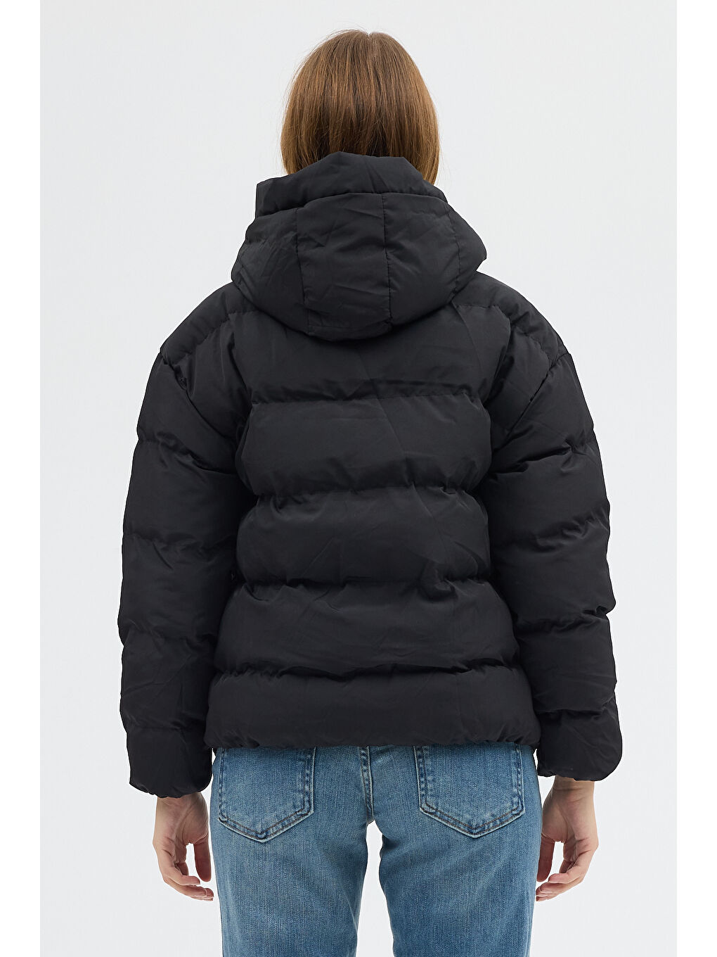 Kadın Siyah Çift Cepli Fermuarlı Su İtici Kumaş Normal Kesim Dolumlu Şişme Mont-5