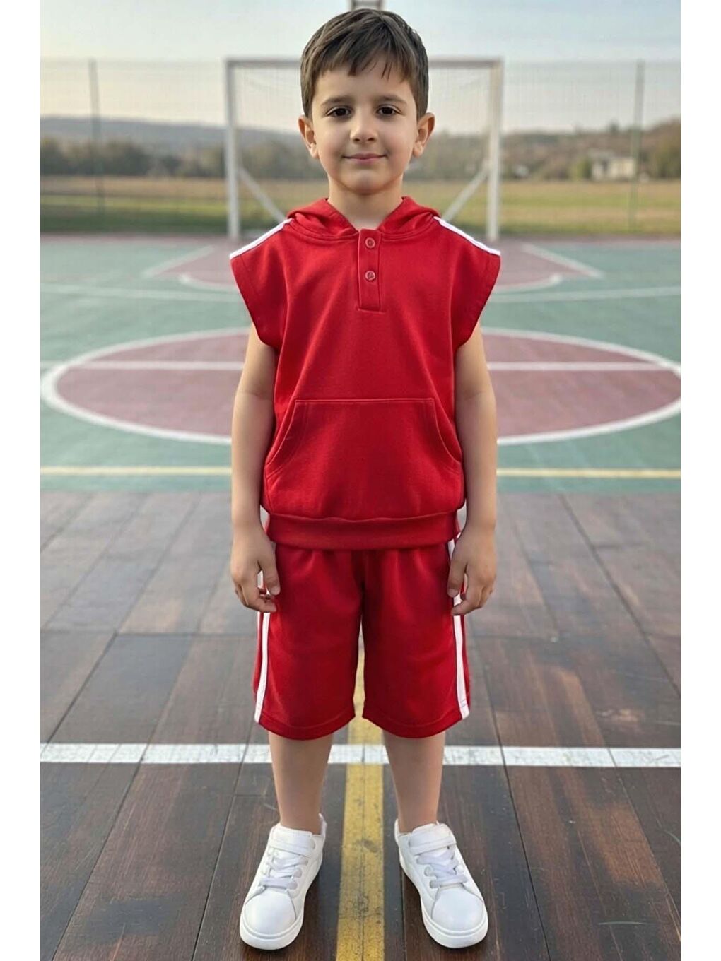 Kırmızı Erkek Çocuk Bisiklet Yaka T-shirt,Kanguru Cepli Kolsuz Sweathirt Şerit Detaylı Kapri Eşofman Takım