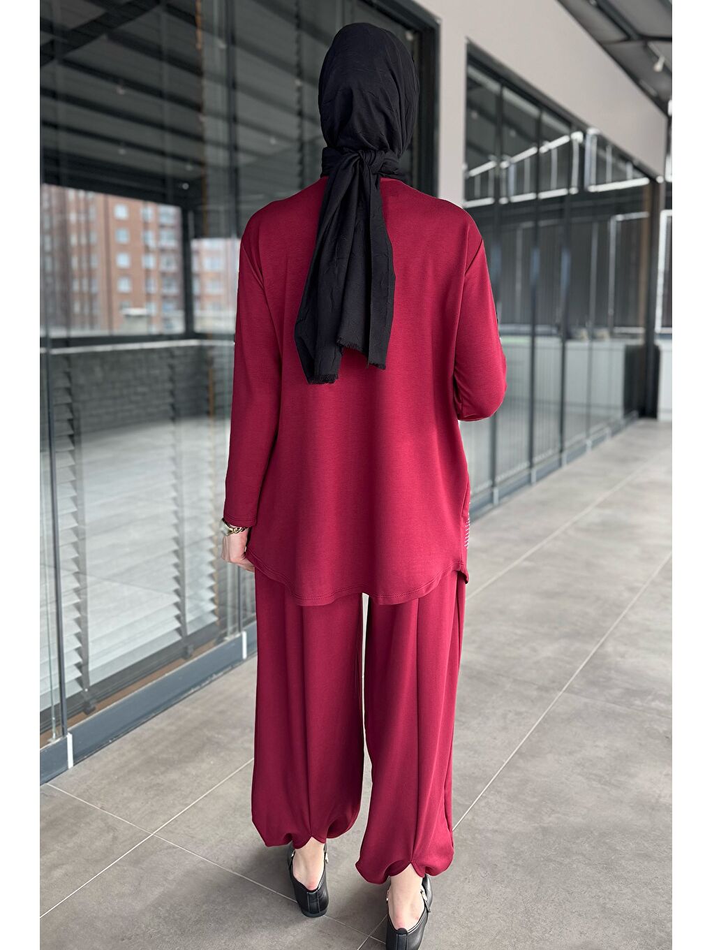 Bordo Taş İşlemeli Bisiklet Yaka Tunik Pantolon Tesettür İkili Takım-6