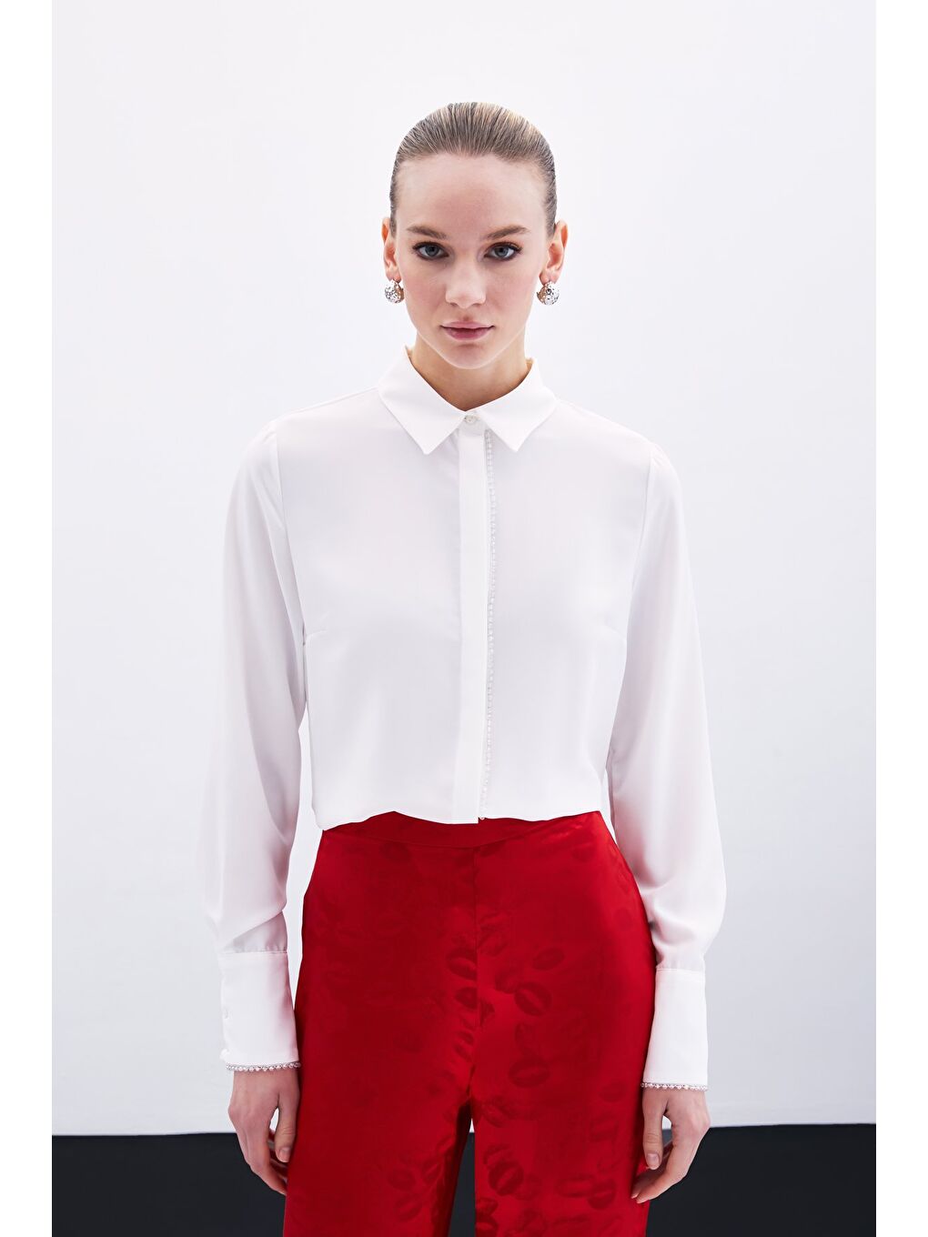 Boncuk Aksesuarlı Gömlek - Ekru