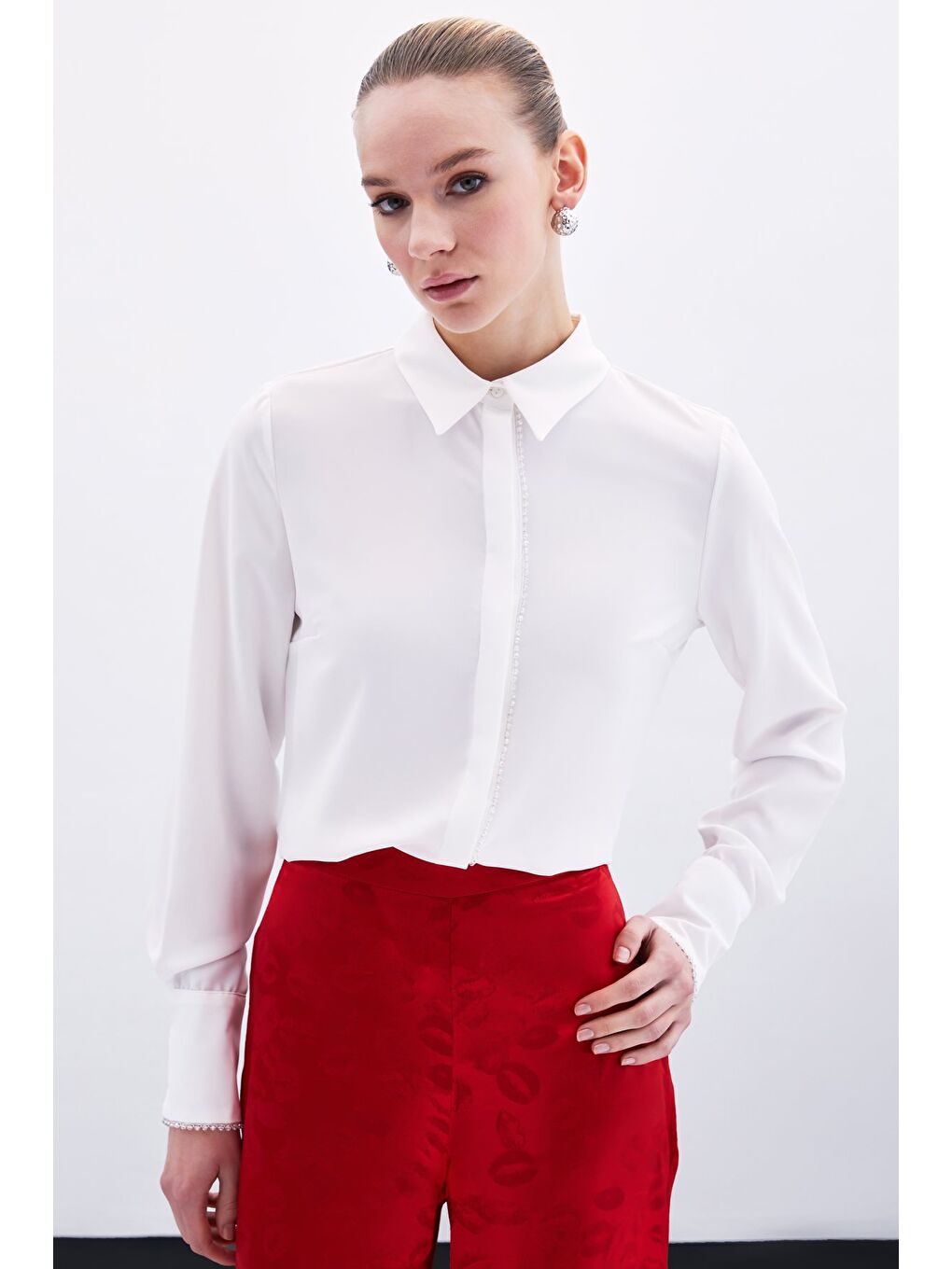 Boncuk Aksesuarlı Gömlek - Ekru-1