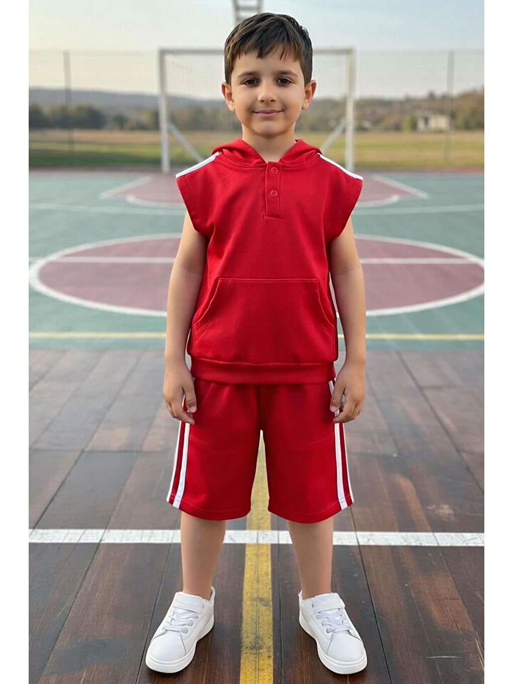 Kırmızı Erkek Çocuk Bisiklet Yaka T-shirt,Kanguru Cepli Kolsuz Sweathirt Şerit Detaylı Kapri Eşofman Takım-2