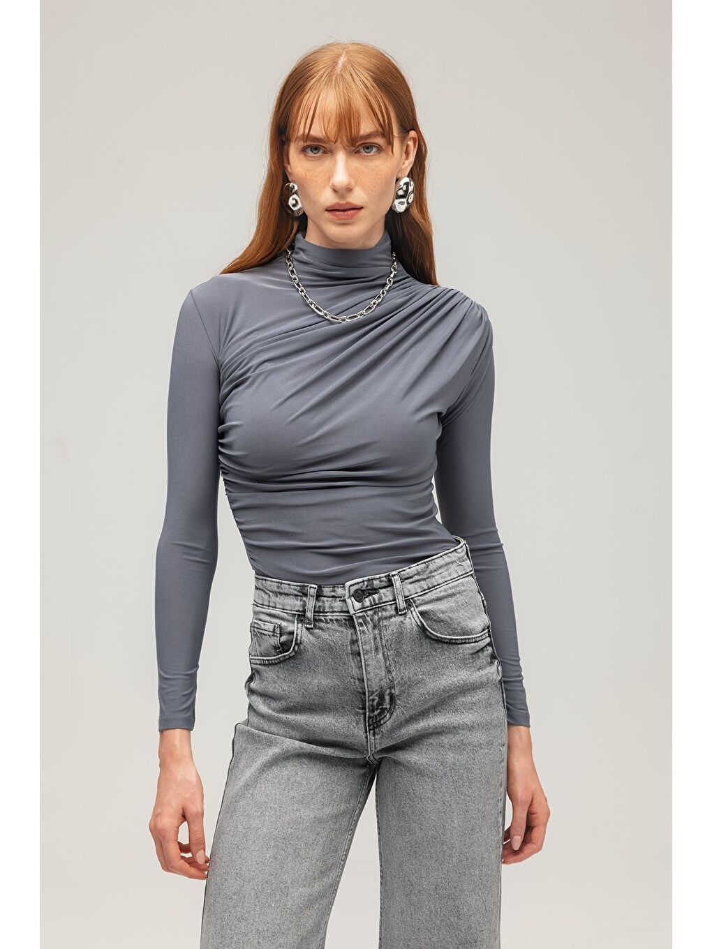 Beyaz Antrasit Kadın Drapeli Boğazlı Uzun Kollu Örme Bluz - Slim Fit