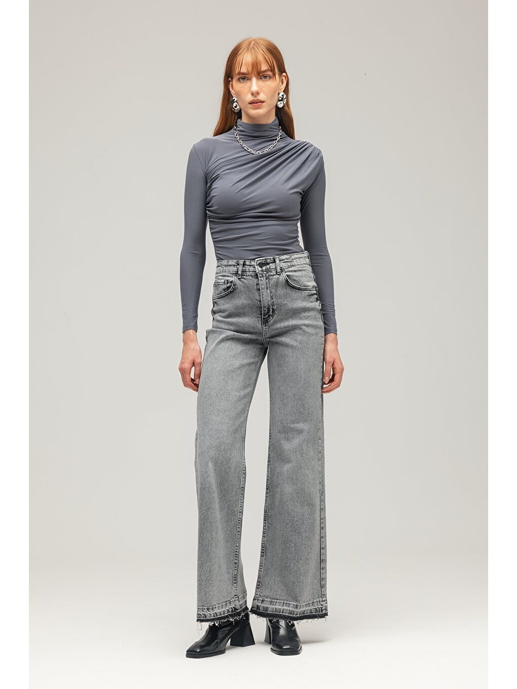 Beyaz Antrasit Kadın Drapeli Boğazlı Uzun Kollu Örme Bluz - Slim Fit-2