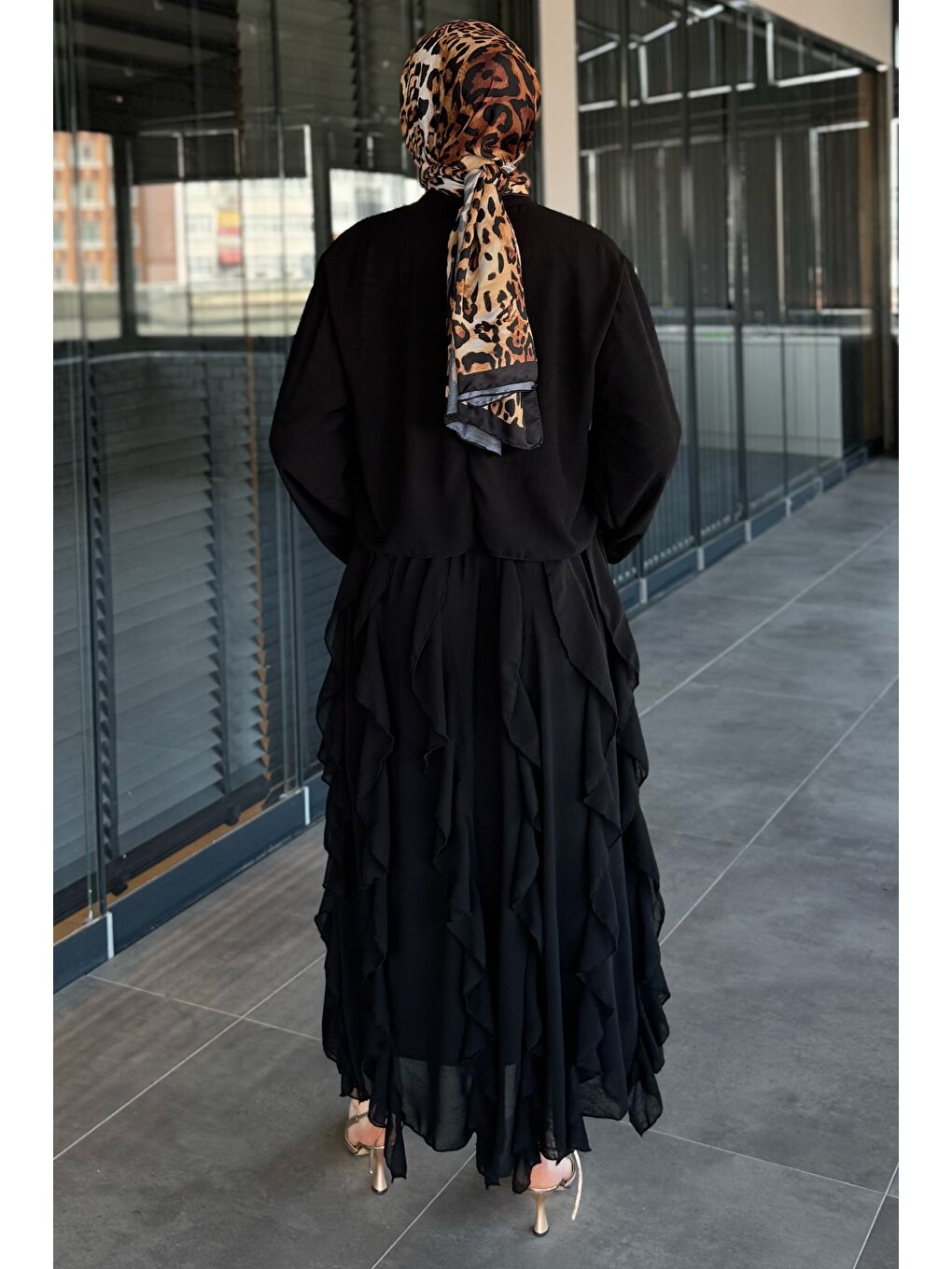 Siyah Astarlı Fırfır Detaylı Şifon Etek Bluz İkili Takım-6