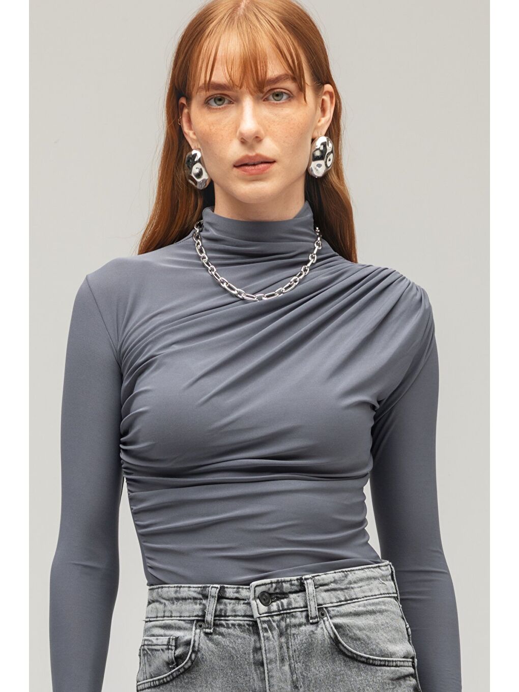 Beyaz Antrasit Kadın Drapeli Boğazlı Uzun Kollu Örme Bluz - Slim Fit-3