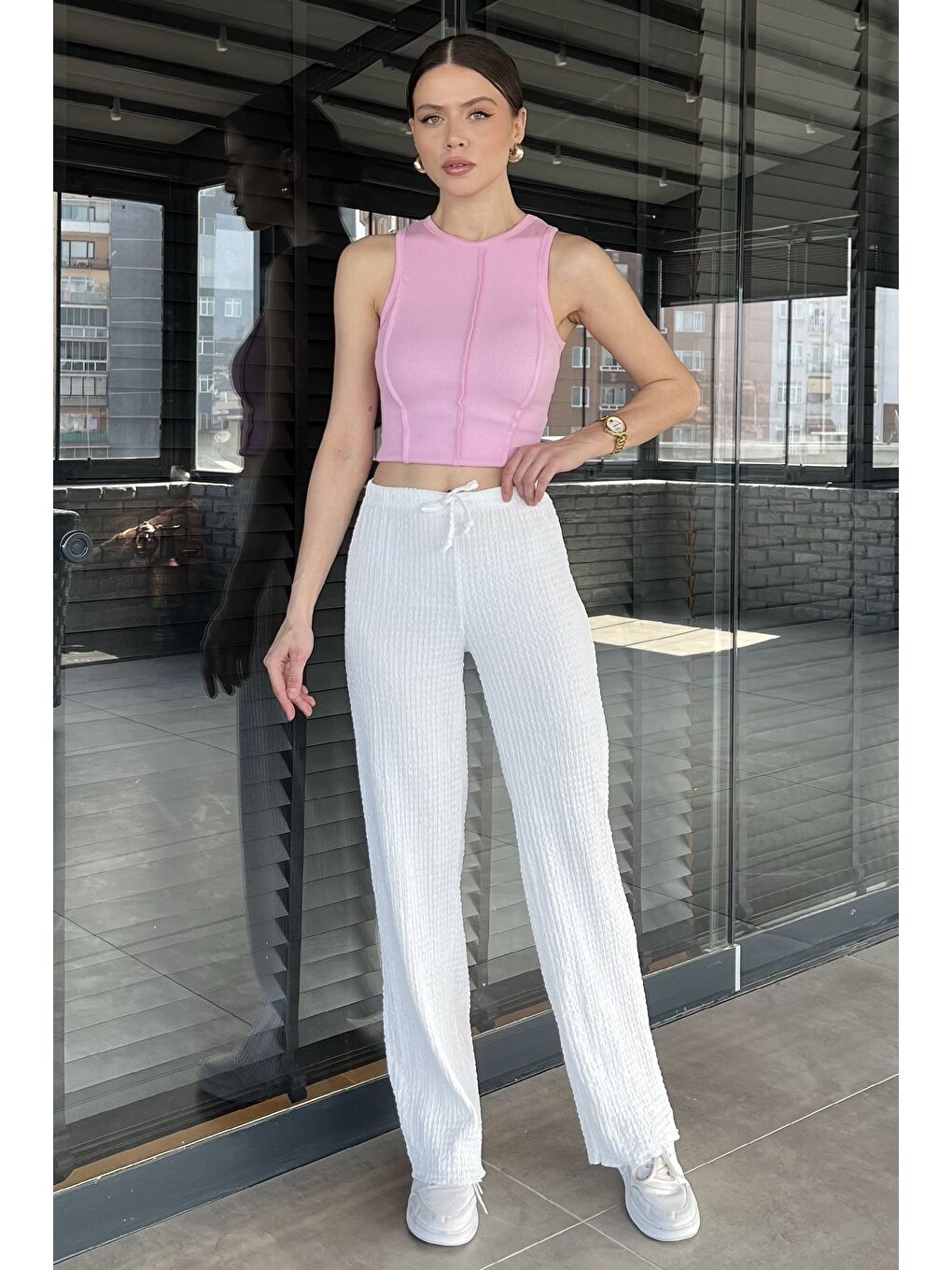 Ekru Bel Bağcıklı Kabartma Desenli Pantolon-1