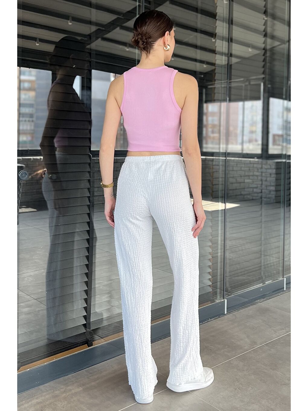 Ekru Bel Bağcıklı Kabartma Desenli Pantolon-2