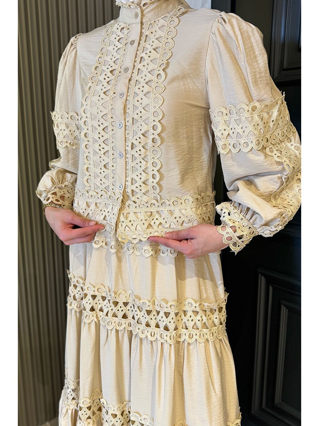 Bej Fistolu Hakim Yaka Gömlek Bel Lastikli Etek Tesettür İkili Takım-4