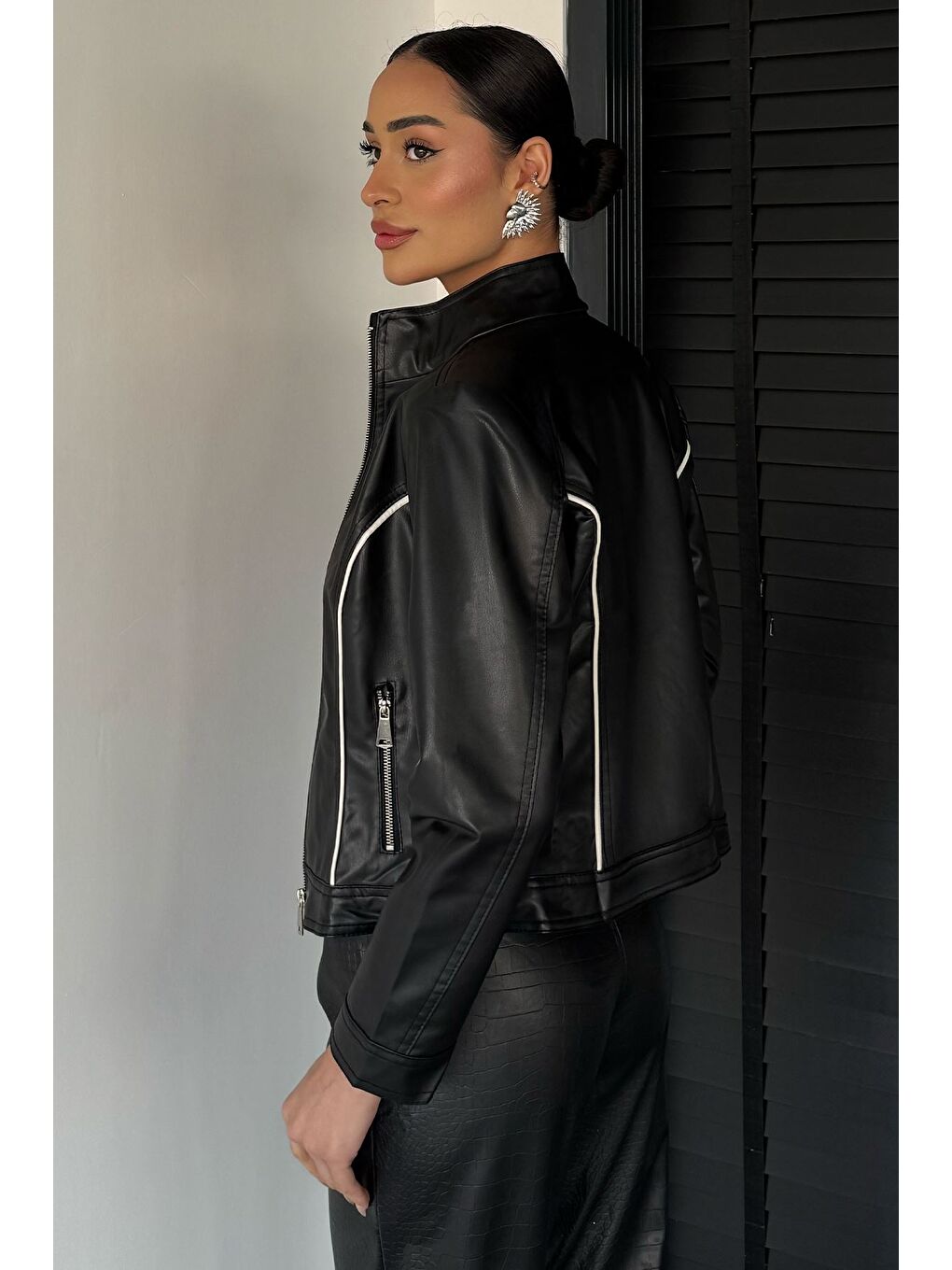 Siyah Kadın İç Astarlı Çift Cepli Suni Deri Ceket-3