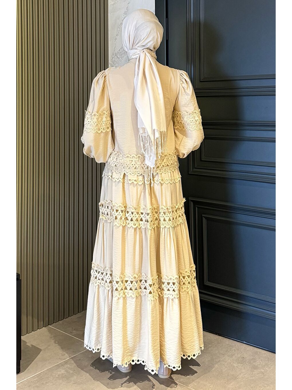 Bej Fistolu Hakim Yaka Gömlek Bel Lastikli Etek Tesettür İkili Takım-7