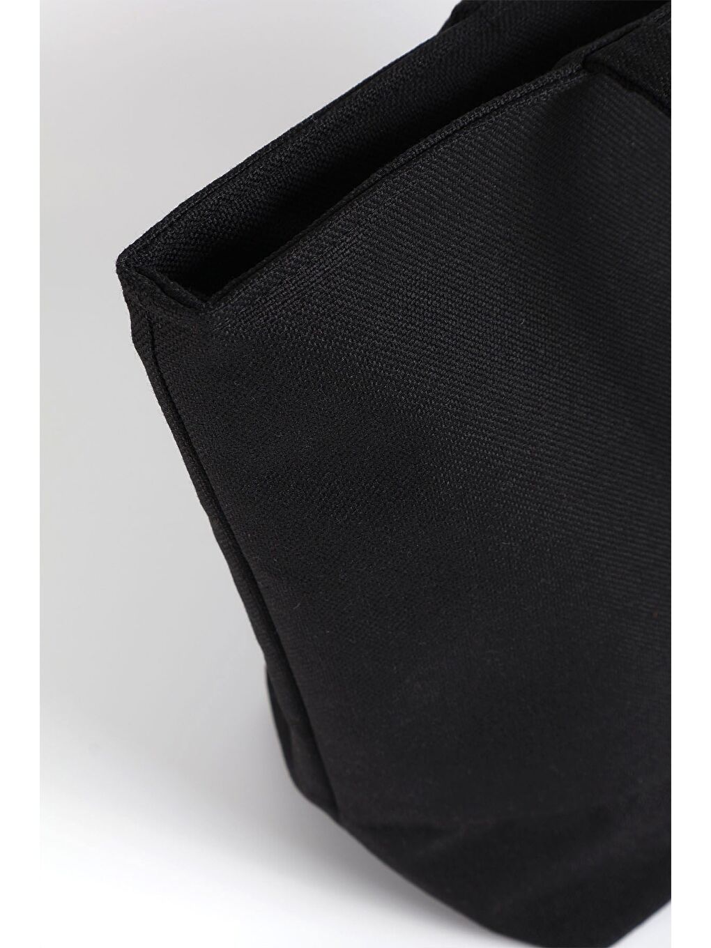 İmza Detaylı Nakışlı Fermuarlı Keten Plaj Çantası Siyah Renk 35-3