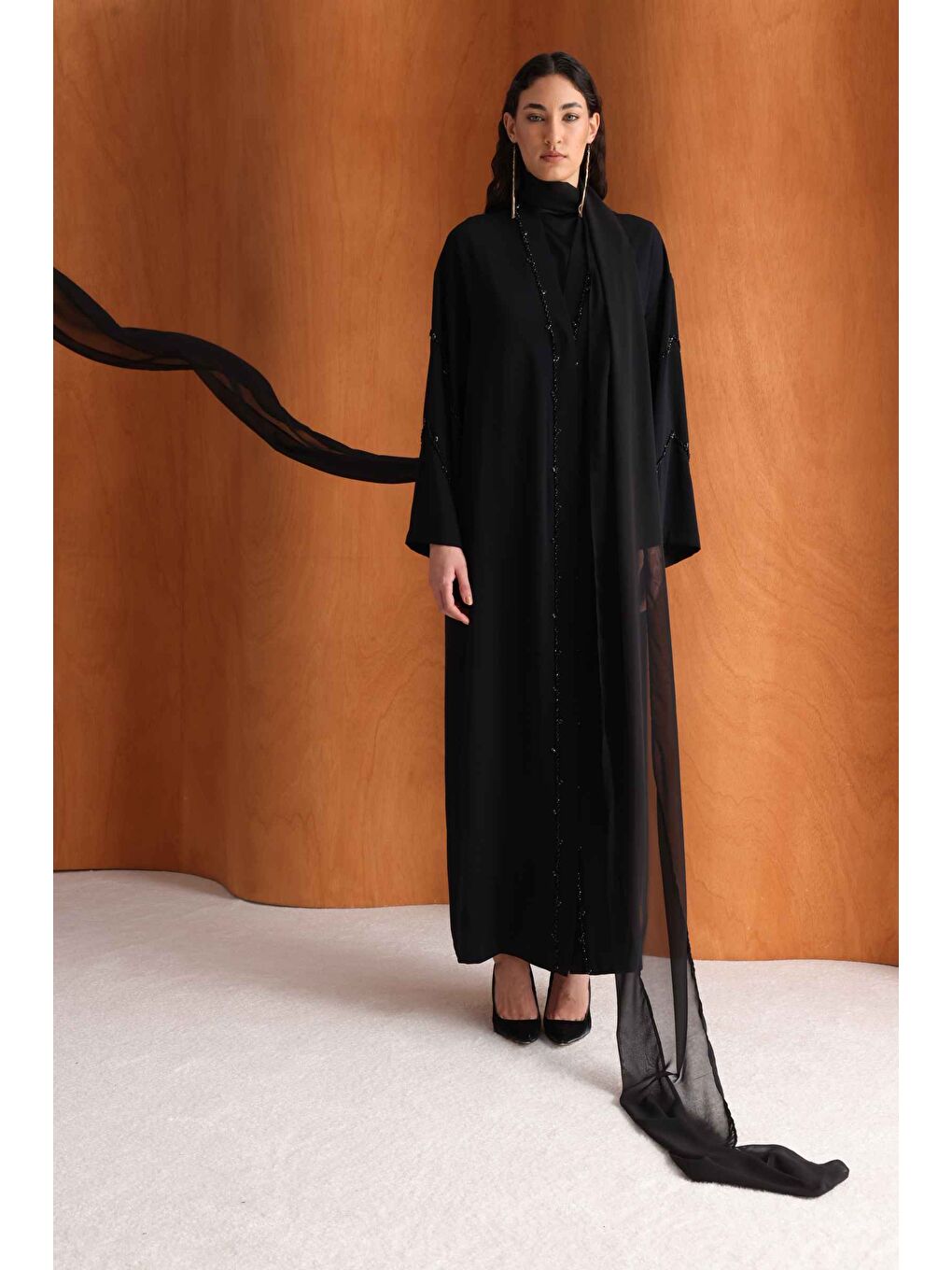 Boncuk Nakışlı Siyah Abaya-1