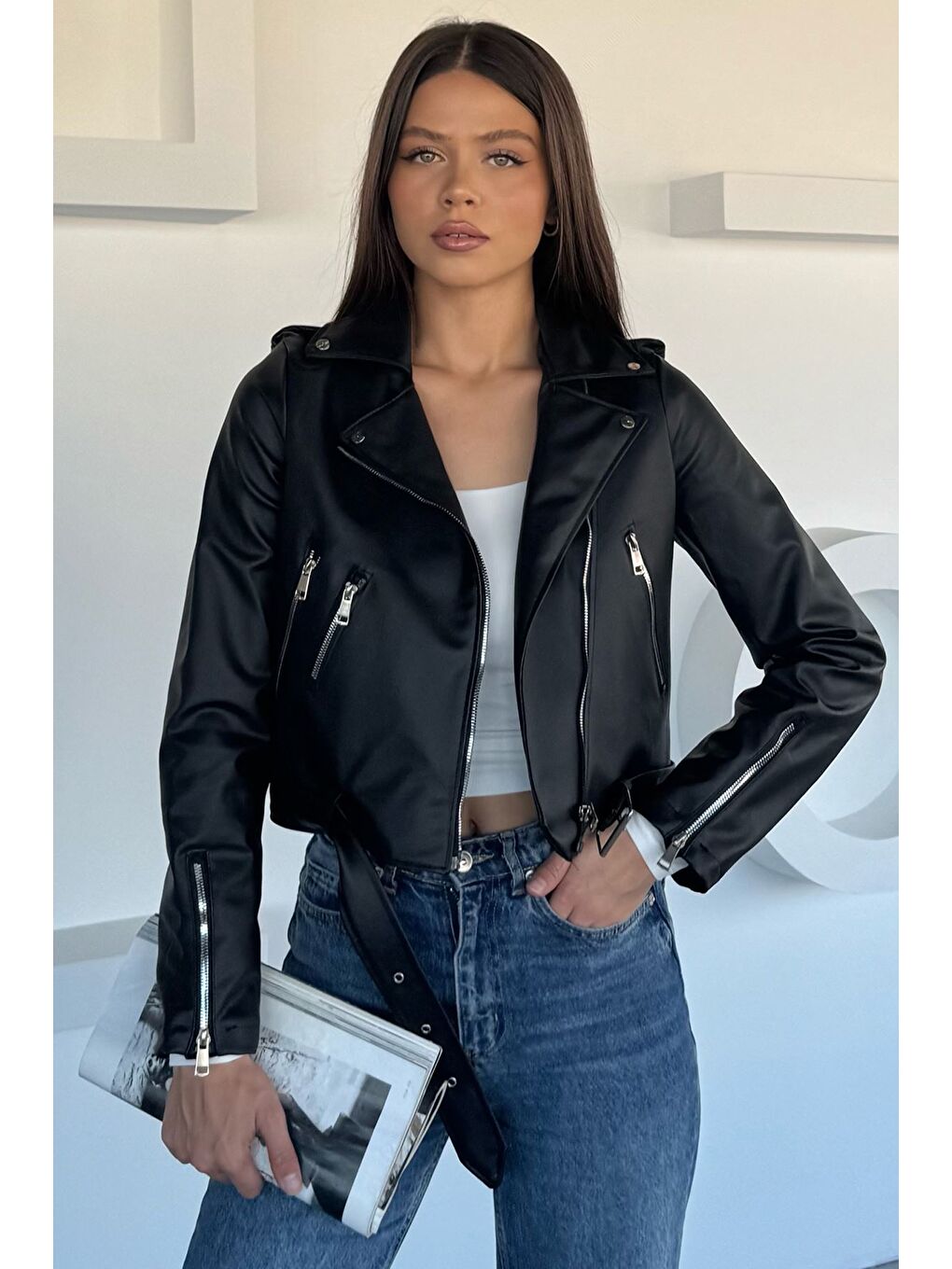 Siyah Kadın İç Astarlı Fermuarlı Kemer Detaylı Suni Deri Ceket-1