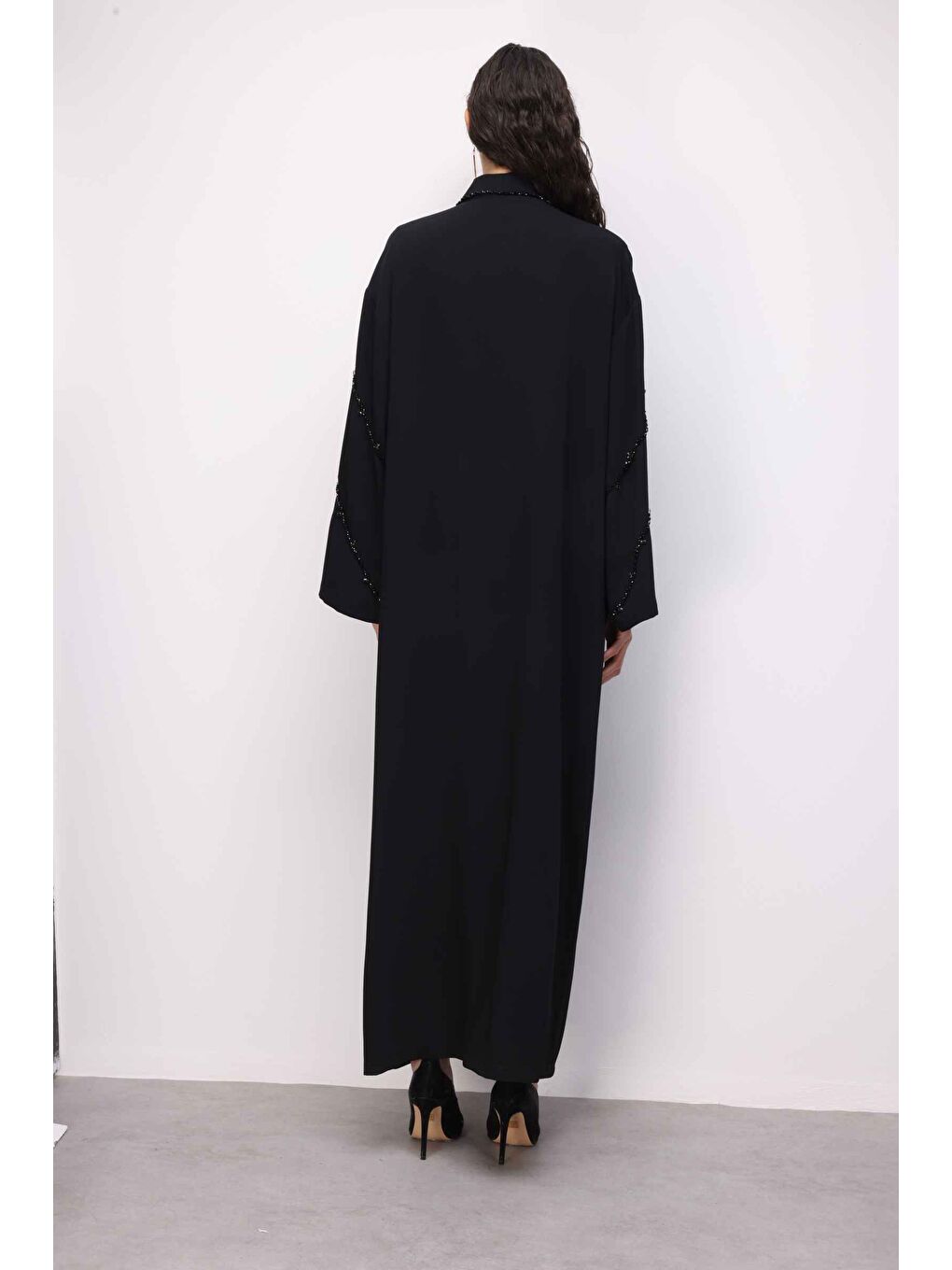 Boncuk Nakışlı Siyah Abaya-4
