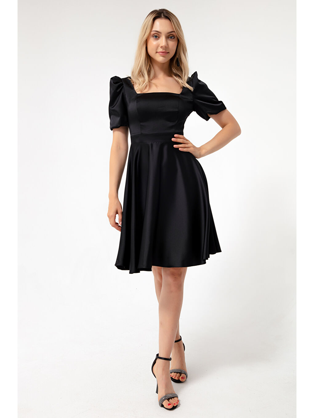 Kadın Siyah Balon Kol Kloş Kesim Midi Saten Abiye Elbise-1