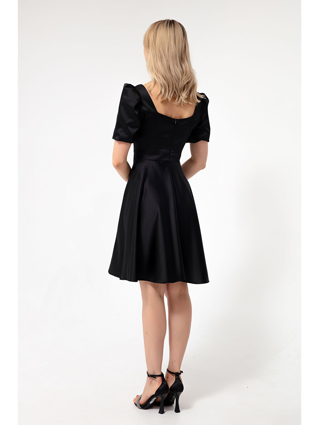 Kadın Siyah Balon Kol Kloş Kesim Midi Saten Abiye Elbise-4