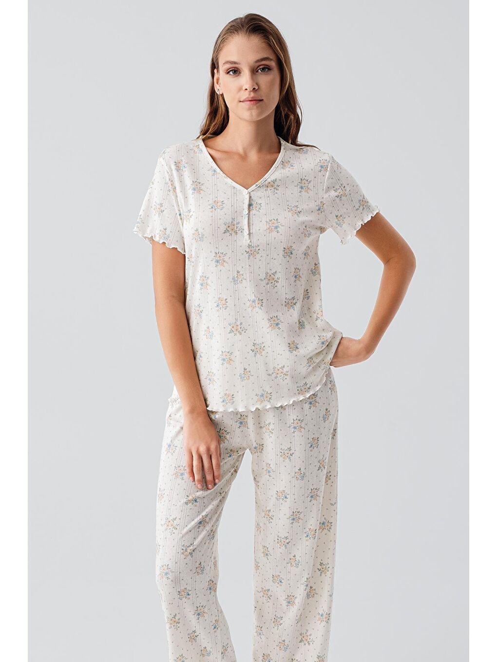 Renksiz Kısa Kollu Düğmeli Çiçek Desenli Ajurlu %100 Pamuk Hamile Pijama Takım 19203-2