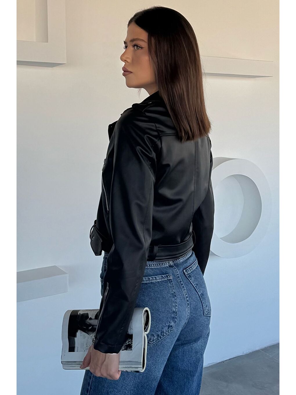 Siyah Kadın İç Astarlı Fermuarlı Kemer Detaylı Suni Deri Ceket-3