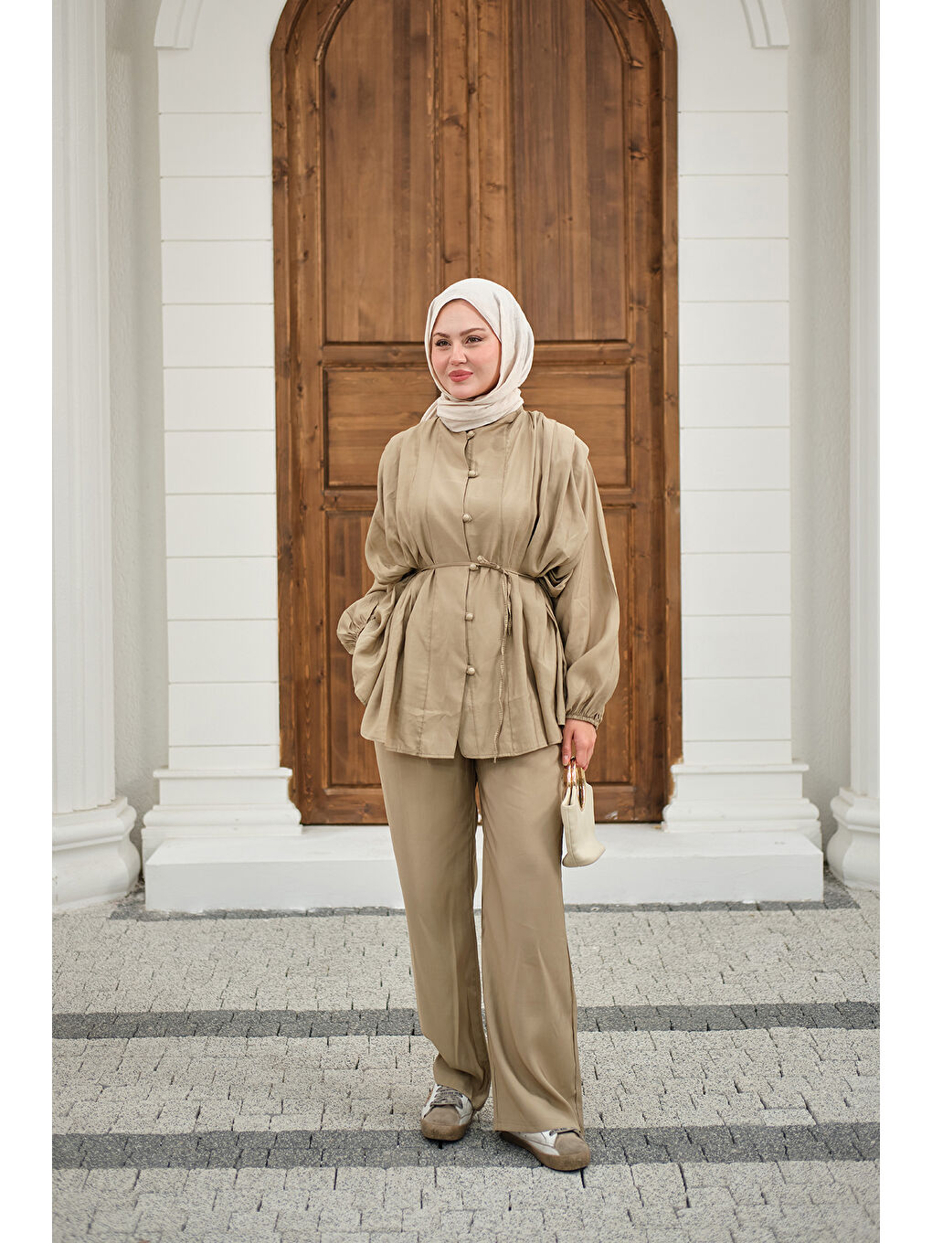 Ekru Kadın Çoban Düğmeli Pantolonlu Pilise Detay Takım Krem-1