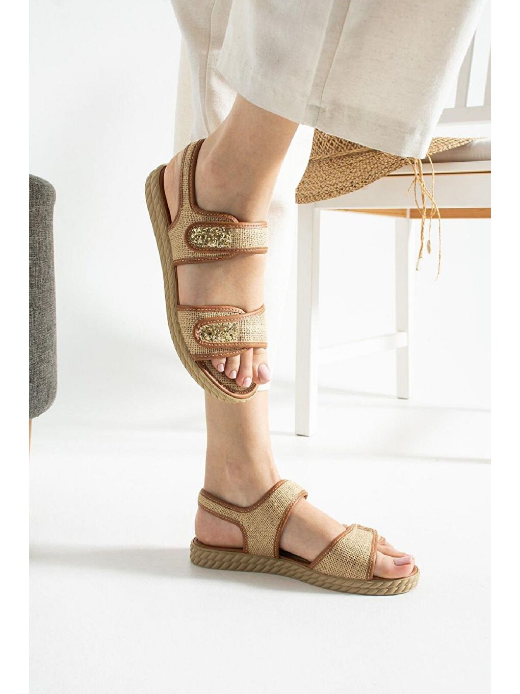 Kahverengi Lossa Hasır Detaylı Bantlı Kadın Sandalet
