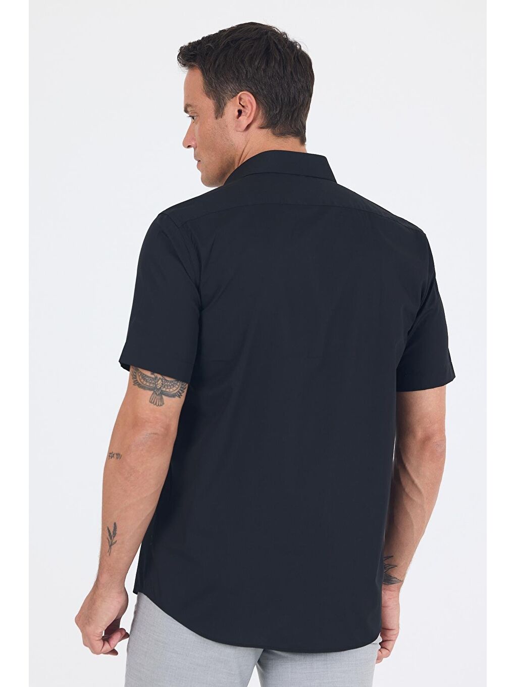Siyah Kısa Kol Düz Bez Ayağı 041 Sert Yaka Classic Comfort Fit Gömlek 1004250258-4