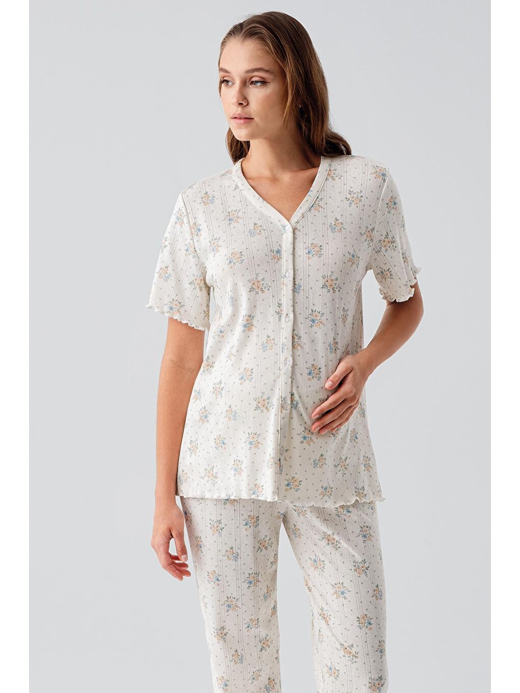 Renksiz Kısa Kollu Düğmeli Çiçek Desenli Ajurlu %100 Pamuk Hamile Pijama Takım 19203-4
