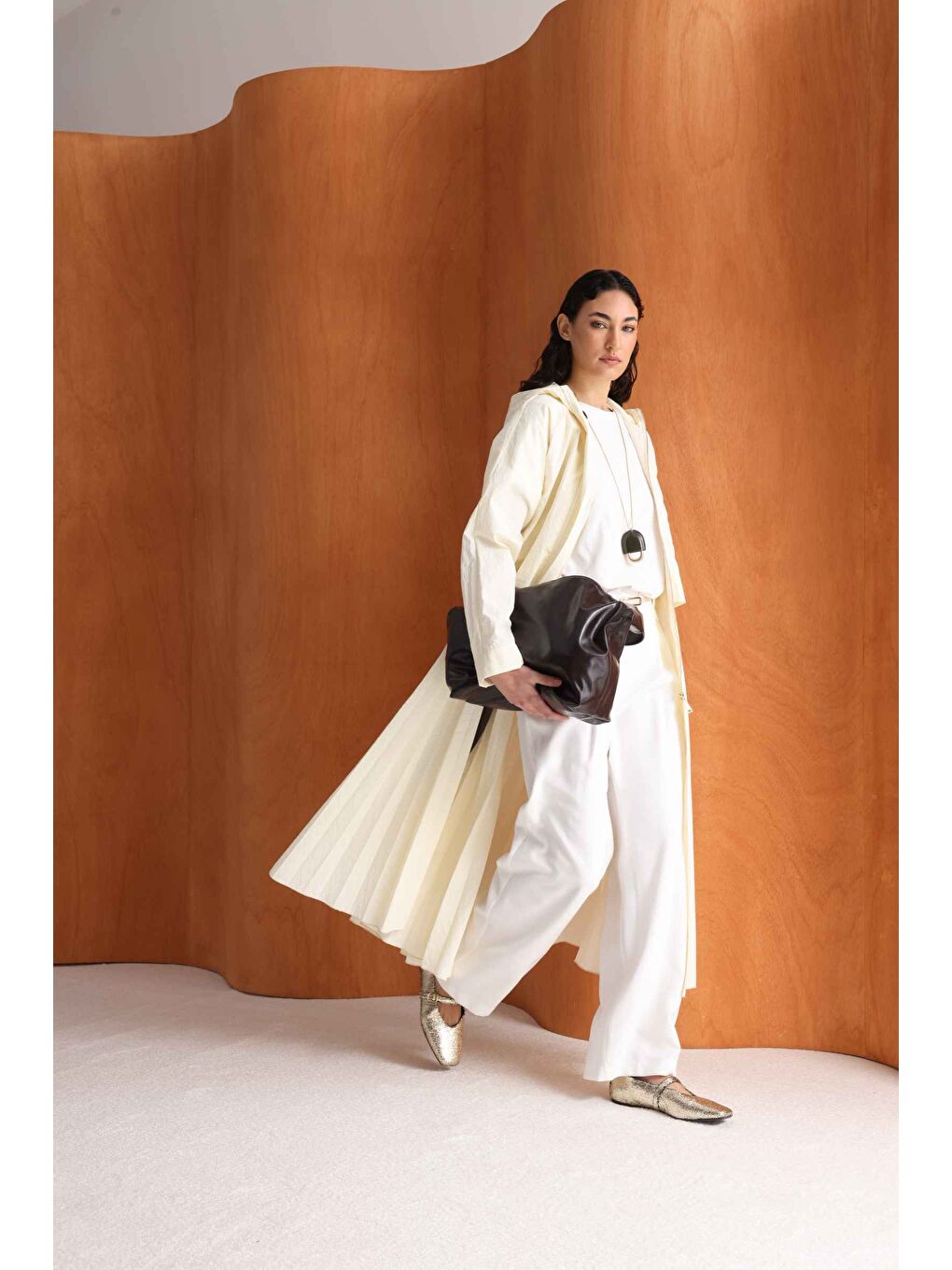 Özel Tasarım Piliseli Ekru Trençkot-2