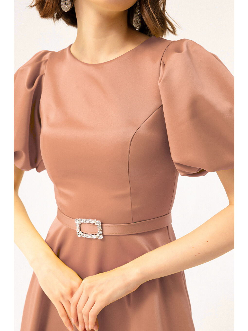 Pembe Kadın Pudra Balon Kollu Taşlı Kemerli Mini Saten Abiye Elbise-3